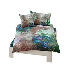 Parure de lit avec fleurs imaginaires