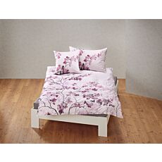 Bettwäsche mit kunstvoller Herbstpflanze