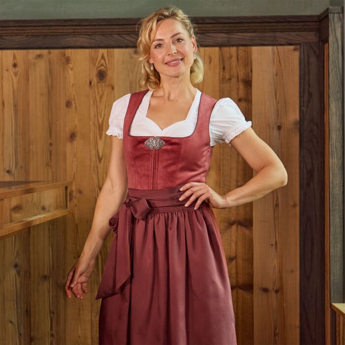 Dirndl mit traditionellem Schnitt
