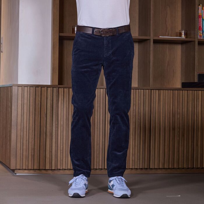 Modische Chinohose aus Breitcord, Form Enrico