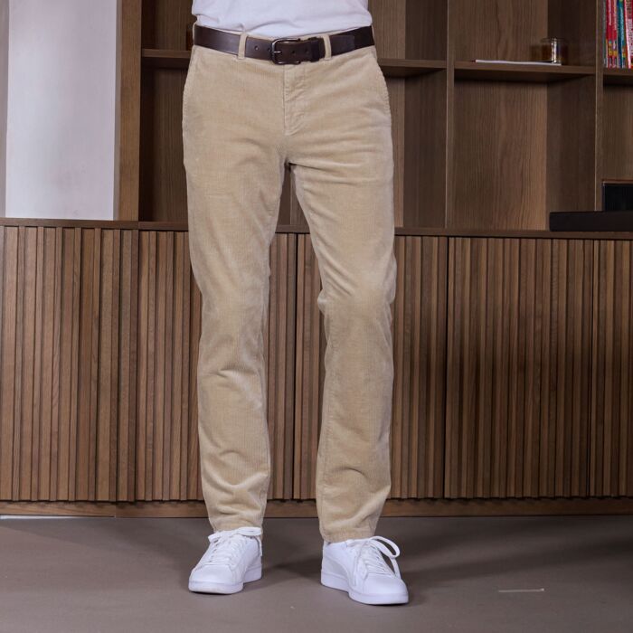 Modische Chinohose aus Breitcord, Form Enrico