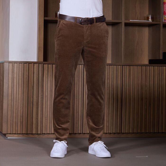 Modische Chinohose aus Breitcord, Form Enrico