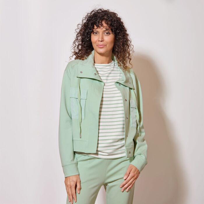 Sweatjacke mit aufgesetzten Taschen