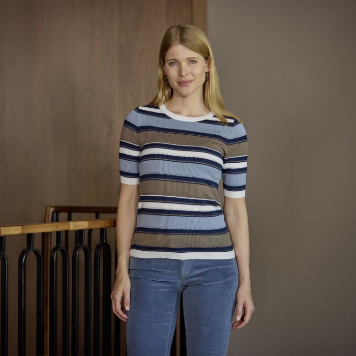 Gestreiftes Strickshirt mit halblangen Ärmeln