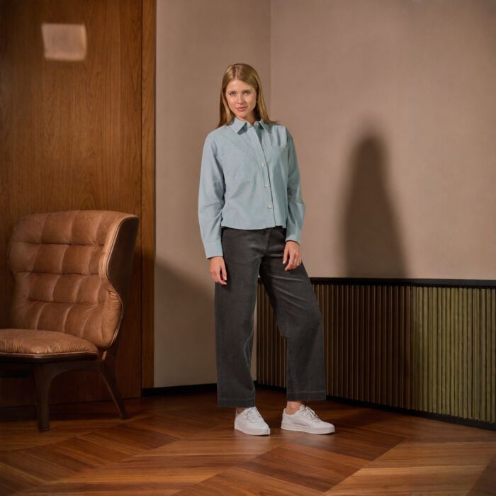 Cord Bluse mit Hemdkragen und Knopfleiste