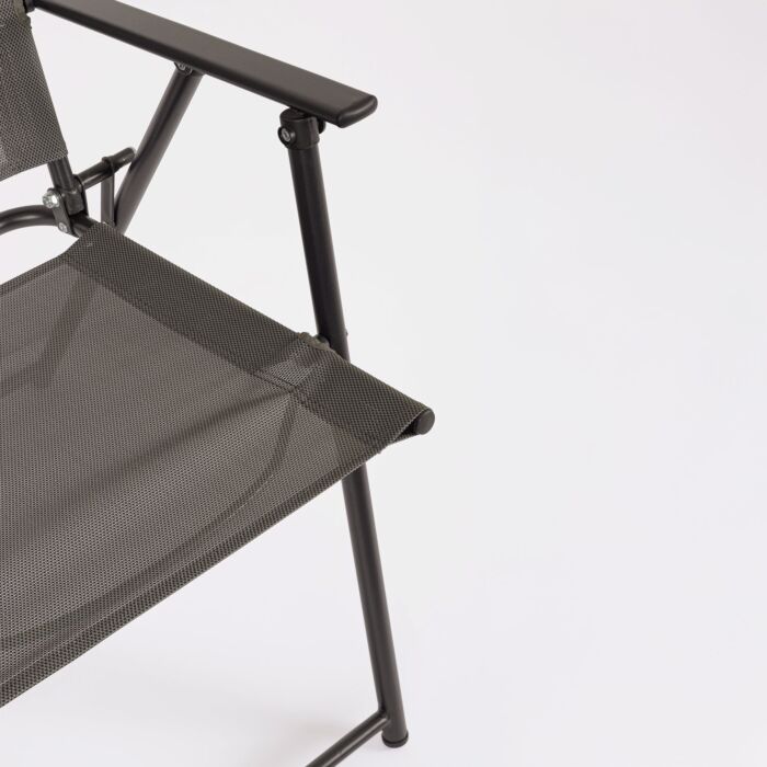 Tisch mit 4 Klappstühlen und Sonnenschirm