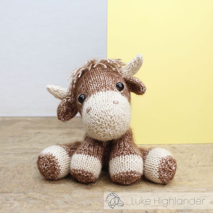 Hardicraft Strickset «Hochlandrind Luke», DIY-Kuscheltier, 21 cm