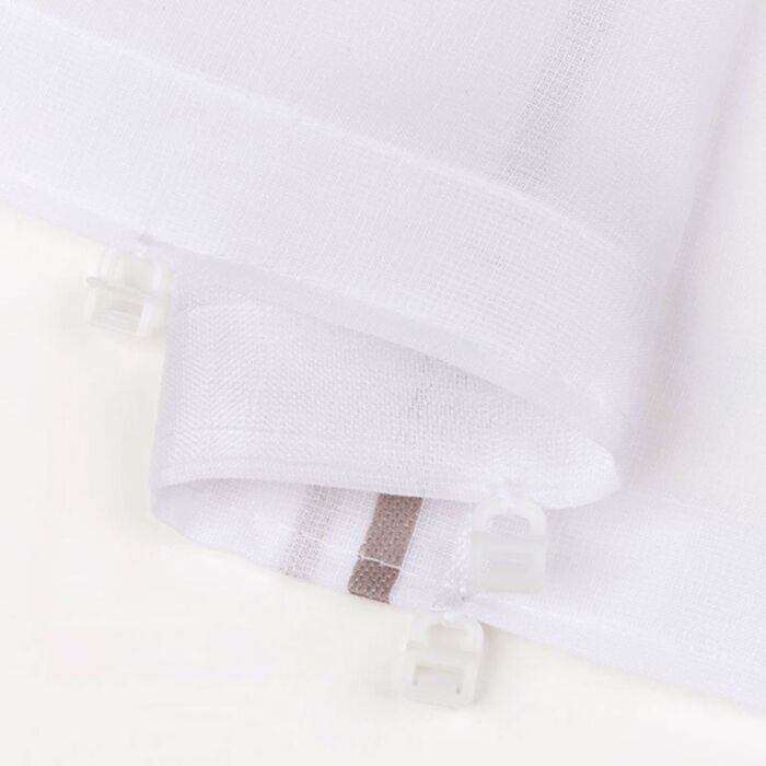 Rideau prêt à poser avec broderie, plis plats et glisseurs à clic cousus, semi-transparent