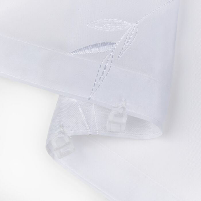 Fertigvorhang mit Stickerei, Flachfalte und angenähten Clickgleitern, transparent