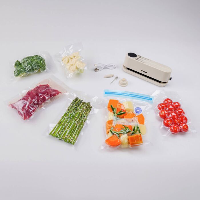 Appareil de mise sous vide Trisa «Go Fresh Mini», USB-C, 3 niveaux de chauffe, avec embouts de pompe