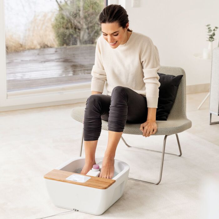 Bain de pieds bouillonnant Beurer «FB 65», massage par vibrations, effets lumineux, jusqu'à la pointure 51