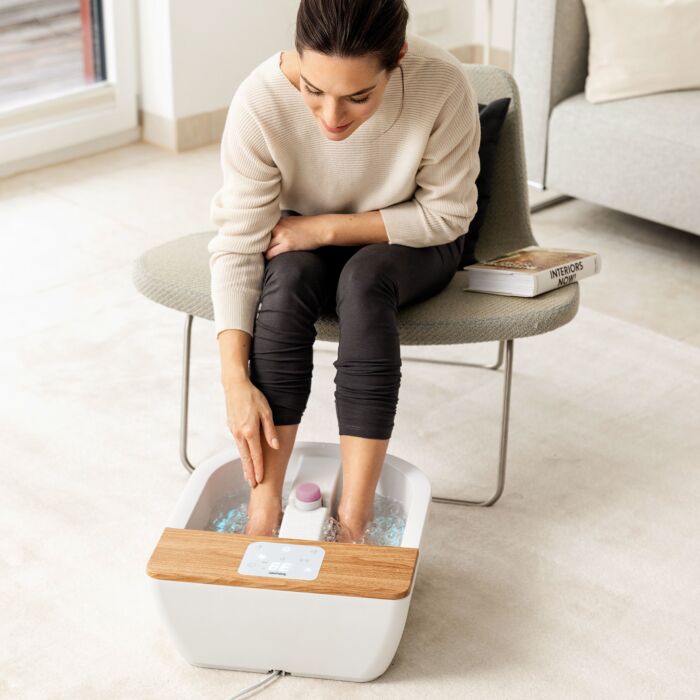 Bain de pieds bouillonnant Beurer «FB 65», massage par vibrations, effets lumineux, jusqu'à la pointure 51