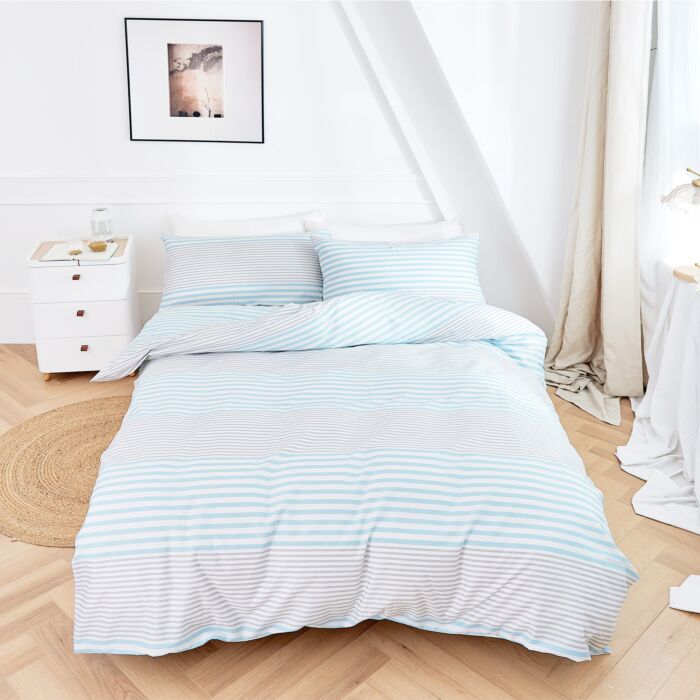 Linge de lit au style rayé classique