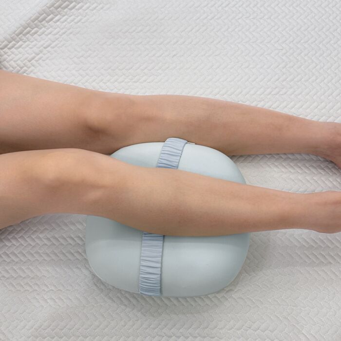 Orthopädisches Kniekissen mit Halteband